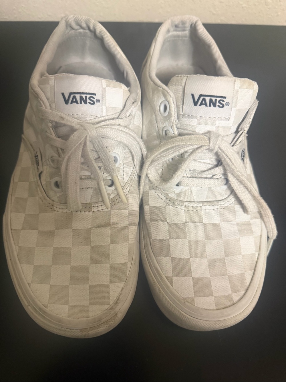 Vans Women's Size 6 Low-Top Sneakers in white